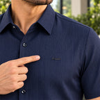 [LEVE 5 PAGUE 3] Camisa Masculina Trevor em Seda Gelo e Poliéster (Qualidade e Presença de Verdade!)